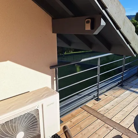 La Montagnette Apartment *